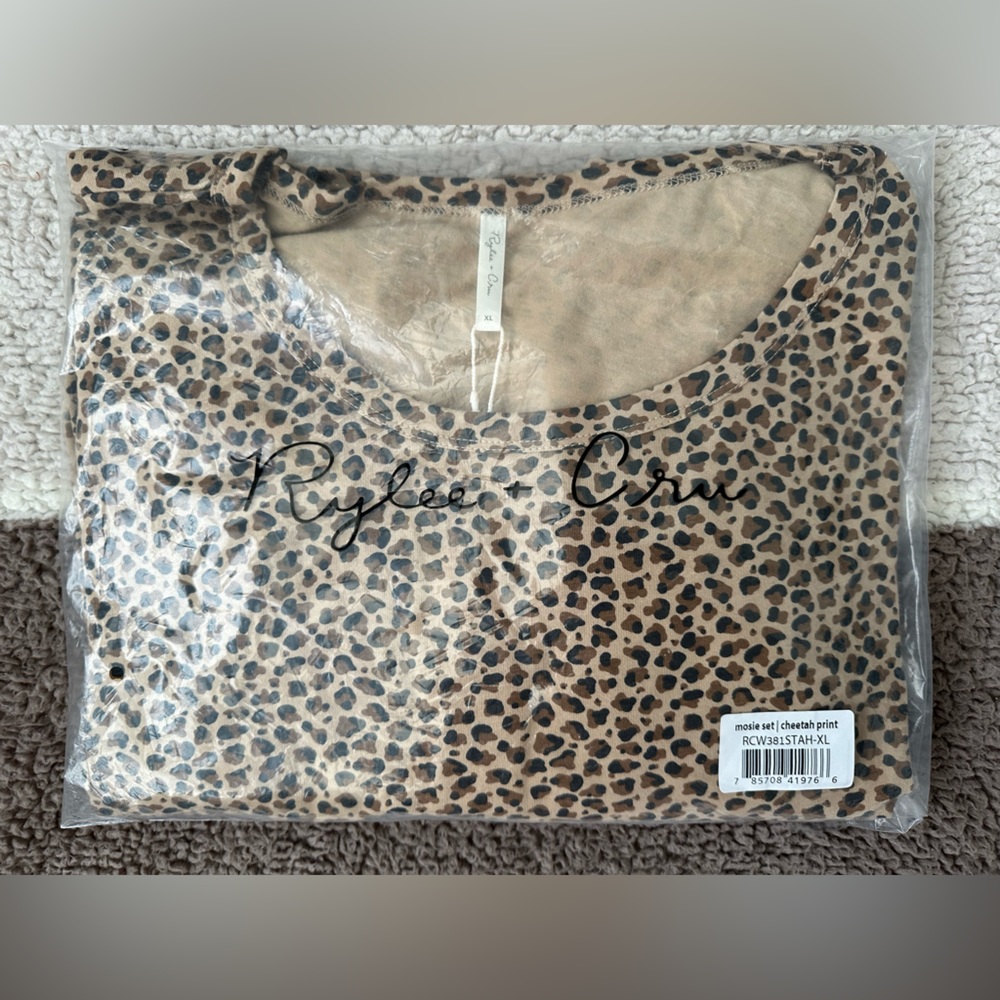 π RYLEE + CRU π Womenβs mosie set | cheetah print NIB - Picture 3 of 3